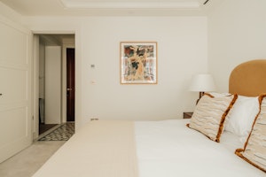 Grosvenor Elegance image 3