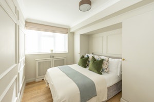 Hyde Park Chic IV image 12