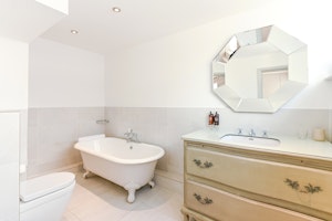 Hyde Park Chic IV image 10