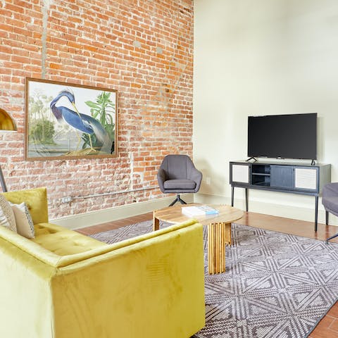 Relax in the living room before heading out to experience New Orleans' vibrant nightlife – you'll be just a ten-minute drive away from Bourbon Street 