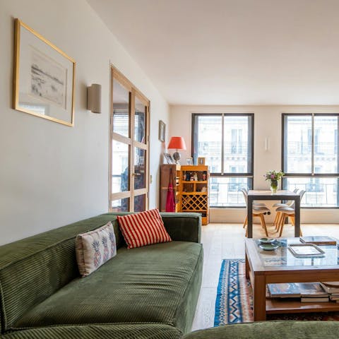 Make yourself comfortable in the bright and cosy living area
