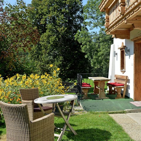 Spend your summer stay relaxing in the garden