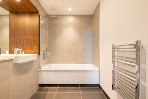 Gold Quay image 7