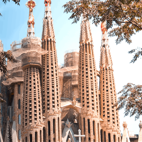 Take a ten-minute stroll to admire the iconic Sagrada Familia 