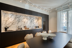 The Chic Scene image 14