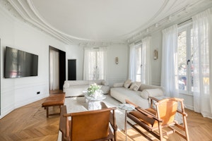 The Chic Scene image 13