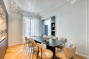 The Chic Scene image 6