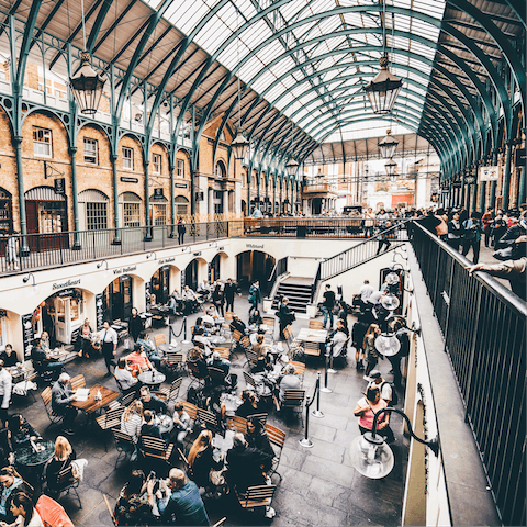 Discover the high-end boutiques and swish eateries around Covent Garden, twenty minutes away on foot
