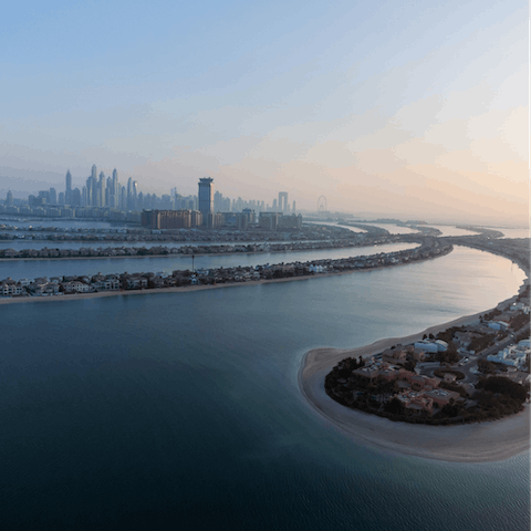 Explore the neighbouring Palm Jumeirah's staggering number of attractions