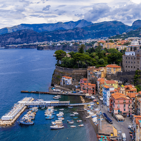 Embark on a boat trip along the Amalfi Coast – the port is a five-minute walk away