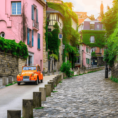 Spend balmy evenings strolling around Montmartre