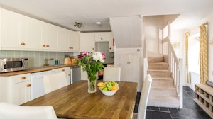 Aylesbury Cottage image 8