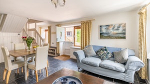 Aylesbury Cottage image 7