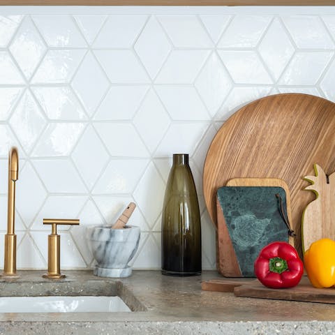 Diamond design backsplash tiles
