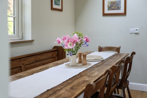 Vintage Cotswolds image 5