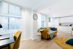 Vintage Residence image 3
