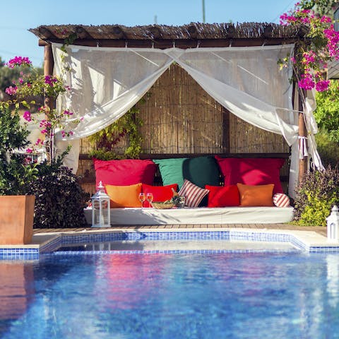 Have a siesta on the luxury day bed