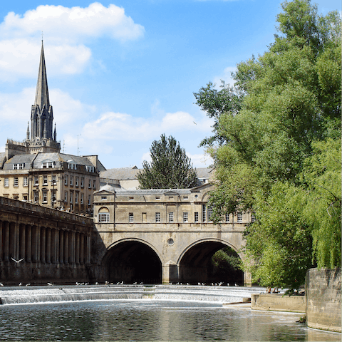 Discover Bath’s historical charm from this central location