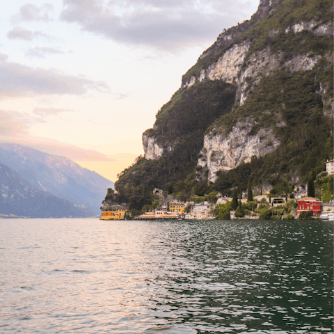 Stay on the western shore of Lake Garda, a short stroll away from an authentic gelateria