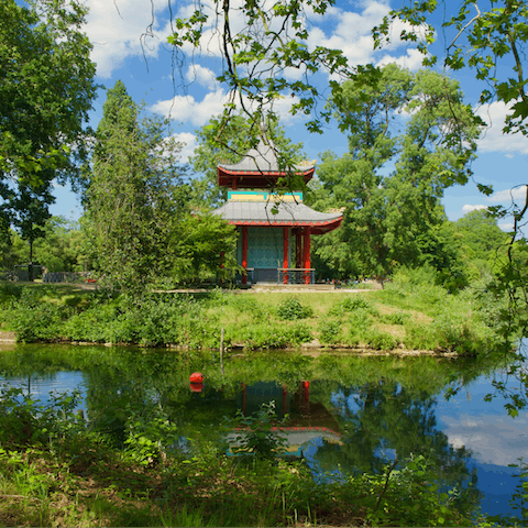 Enjoy an afternoon stroll through Victoria Park, twenty minutes away on foot