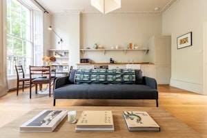 Bloomsbury Delight image 5