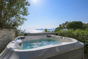 The Cannes Crest image 11