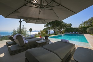 The Cannes Crest image 4