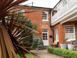Georgian Retreat image 12