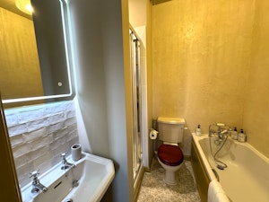 Georgian Retreat image 9