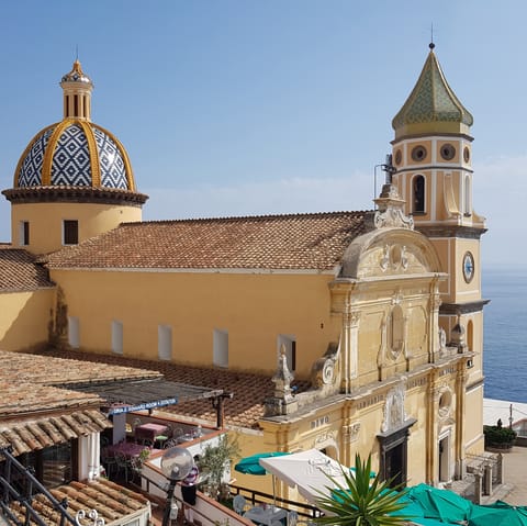  Explore all that charming Praiano has to offer, a short stroll away