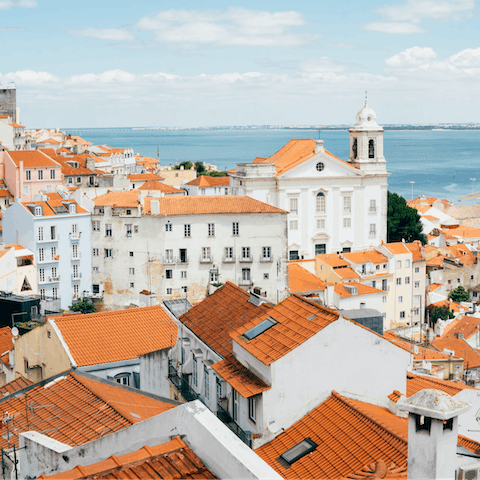 Explore Lisbon from a covetable location, right in the heart of its historic centre