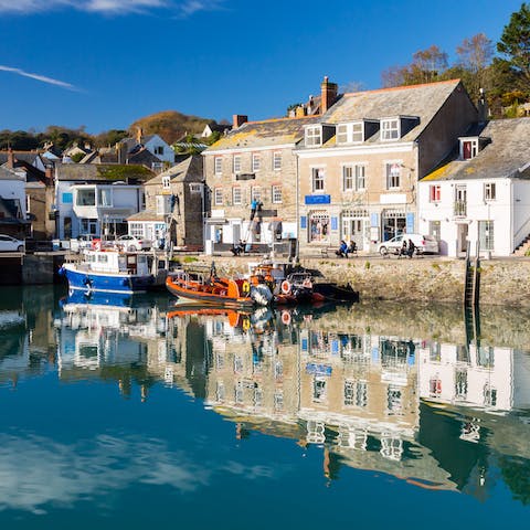 Stroll into the centre of Padstow from the home