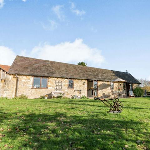 Stay in a beautiful traditional cottage in Paxford
