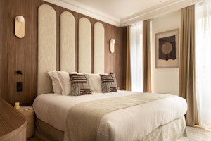 A Royal Setting image 11
