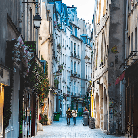 Explore your Marais neighbourhood, packed with cosy cafés and vintage boutiques