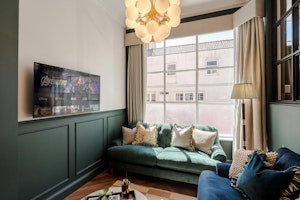 Clifton Hills image 7