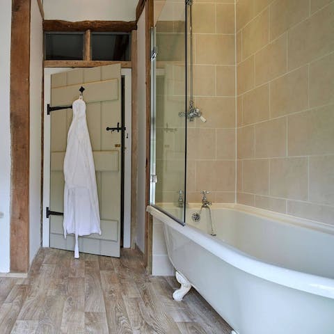 Have a good soak in the freestanding bathtub after a day on Cromer Beach
