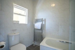 Breezy Bay Retreat image 9
