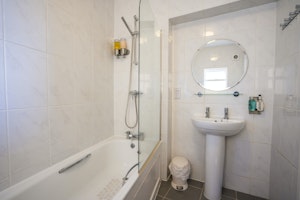 Breezy Bay Retreat image 2