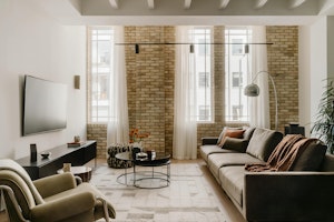 Fulham Charm image 1