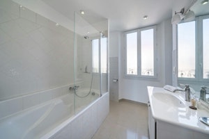 Cannes Haven image 2