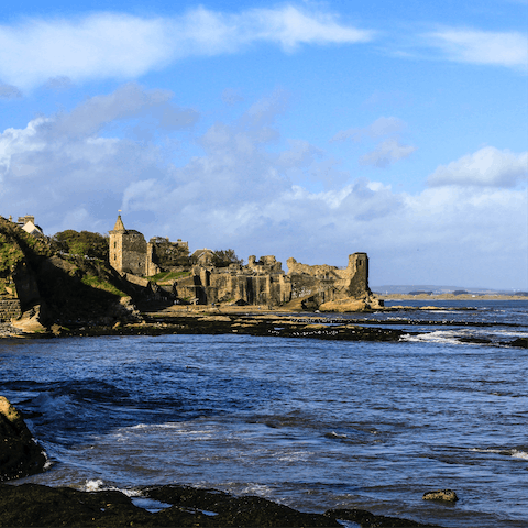 Stay in a quiet and residential area of St Andrews – just a mile from the famous Old Course Golf Club