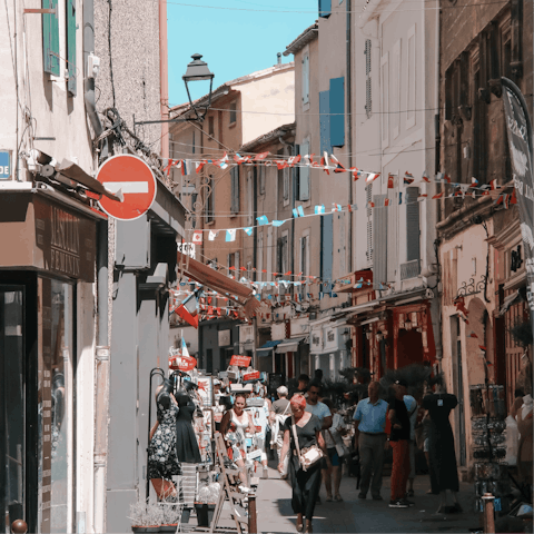 Wander the winding streets of the charming Provencal towns