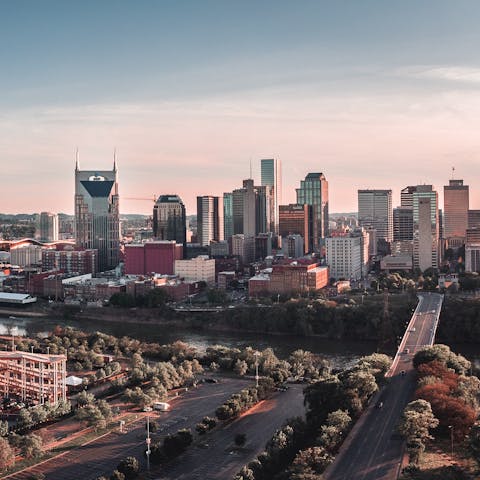 Go out and explore Nashville and your SoBro neighbourhood – the Country Music Hall of Fame is a fifteen-minute walk away