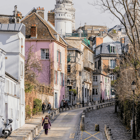 Begin your day with a refreshing walk to neighbouring Montmartre