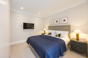 Knightsbridge Delight image 12
