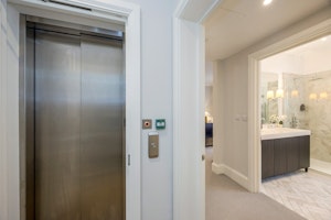 Knightsbridge Delight image 7