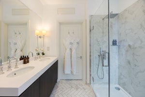 Knightsbridge Delight image 4