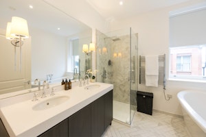 Knightsbridge Delight image 2