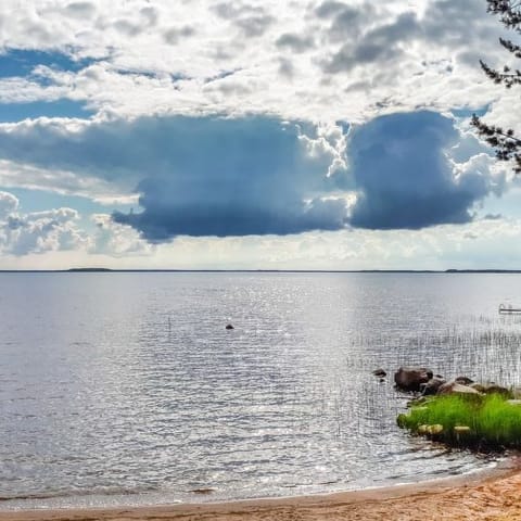Go for a swim in Lake Laiskanselkä, just metres from the home